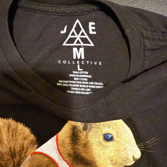 Squirrel Peanut Friends Pride T-Shirt - Men’s Large - Picture 3 of 3